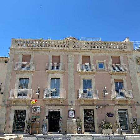אבולה B&B Albergo Sicilia מראה חיצוני תמונה